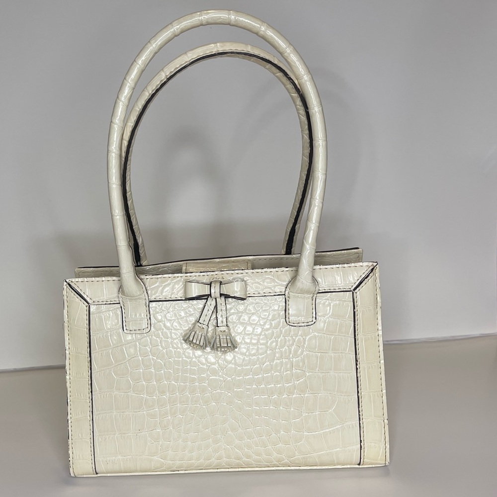 Vintage 90’s Ivory Liz Claiborne, small mini handbag faux crocodile